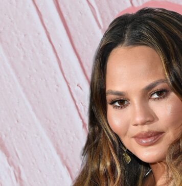 Chrissy Teigen’s Face Mask Selfie Will Inspire You to Up Your Skincare Game Chrissy Teigen's Face Mask Selfie Will Inspire You to Up Your Skincare Game