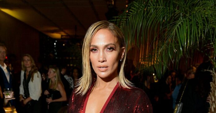 Jennifer Lopez's Long Hair is Back