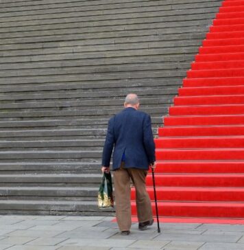 Differences in Walking Patterns Could Predict Type of Cognitive Decline in Older Adults | Nutrition Fit