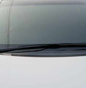 Safety Features of Modern Car Windshields Windshield wipers